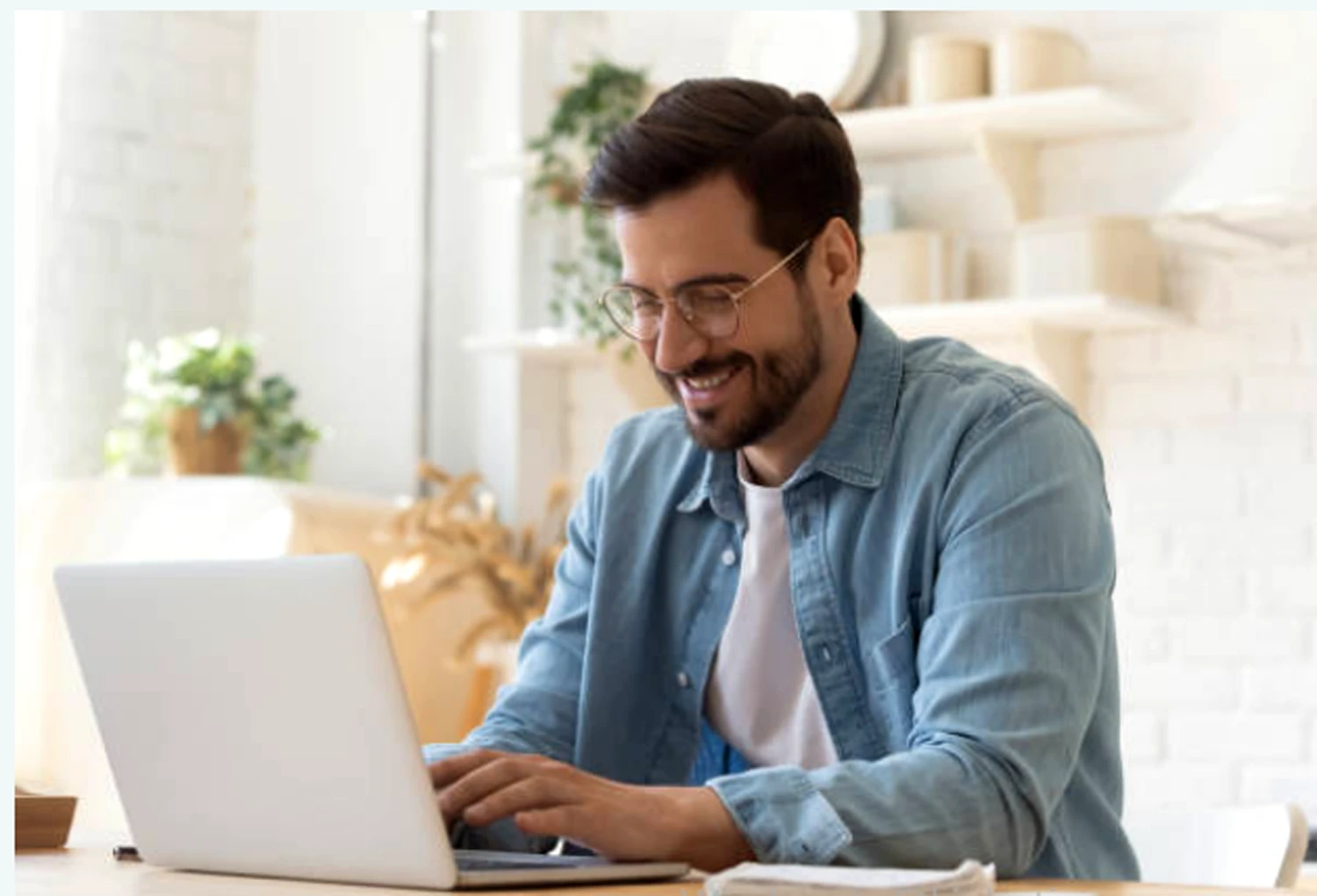 Mavinet'e arkadaşınızı getirin ,bir aylık hediye internet kazanın!